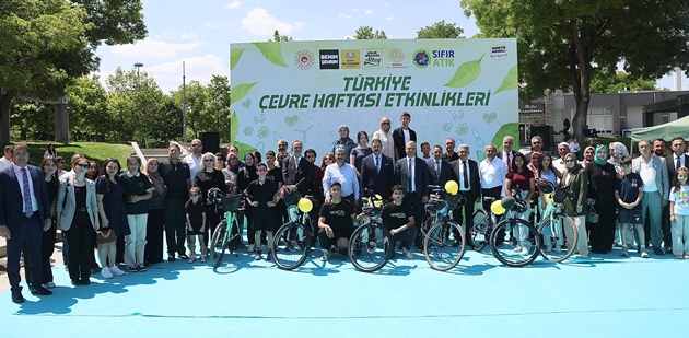 KONYA BÜYÜKŞEHİR’İN ÇEVRE YARIŞMALARINDA DERECEYE GİREN ÖĞRENCİLERE ÖDÜLLERİ VERİLDİ