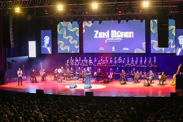 “ZEKİ MÜREN ŞARKILARI” KONSERİ YOĞUN İLGİ GÖRDÜ