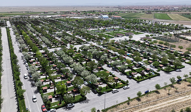HAFTA SONLARININ VAZGEÇİLMEZ ADRESİ: KARATAY’IN PARK VE BAHÇELERİ