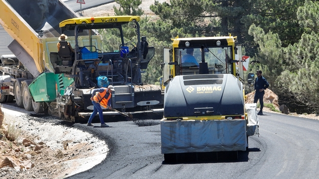 SELÇUKLU BELEDİYESİ DIŞ MAHALLE BAĞLANTI YOLLARINDA KONFORU YÜKSELTİYOR
