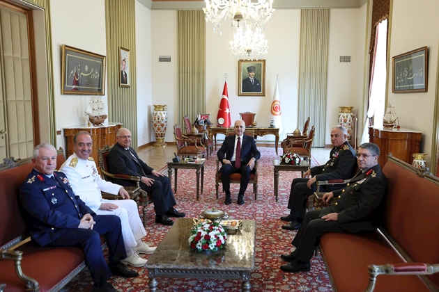 Milli Savunma Bakanı Yaşar Güler ve Komutanlardan Numan Kurtulmuş'a Hayırlı Olsun Ziyareti