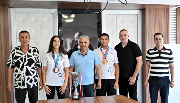 Muratpaşa Belediyespor, Türkiye Kick Boks Şampiyonası'ndan Altın Madalyayla Döndü