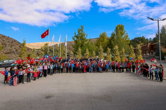 Başkan Pekyatırmacı Sille Tabiat Okulu’nda Öğrencilerle Bir Araya Geldi