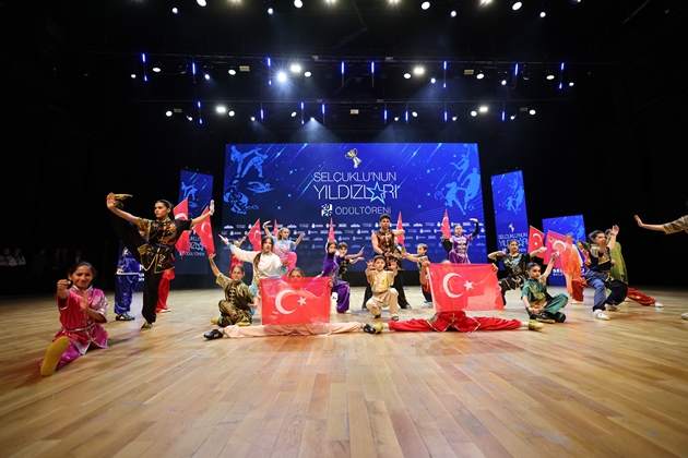 SELÇUKLU’NUN GURUR GECESİ SELÇUKLU’NUN YILDIZLARI ÖDÜLLENDİRİLDİ