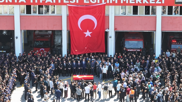 ŞEHİT İTFAİYE ERİMİZ MEHMET TEKELİ SON YOLCULUĞUNA UĞURLANDI