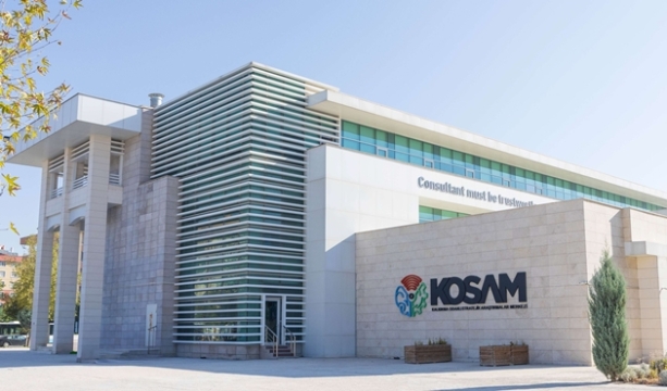 KOSAM’DAN ÇARPICI RAPOR: YENİ YÜZYILIN SÖMÜRGECİLİĞİ DİJİTAL VERİ İMPARATORLUKLARI VE TÜRKİYE’NİN EGEMENLİK STRATEJİSİ