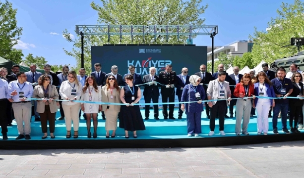 KTO KARATAYLI ÖĞRENCİLER, İŞ DÜNYASI İLE KARİYER FUARI’26’DA BULUŞTU