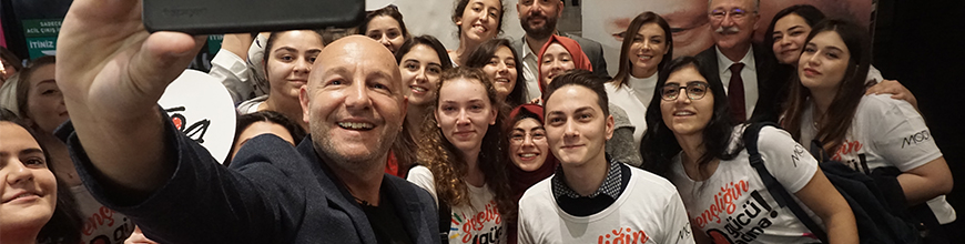 ÇAĞAN IRMAK FİLMİ “BİZİ HATIRLA”  TOPLUM GÖNÜLLÜLERI VAKFI YARARINA İLK GÖSTERİMİNİ  GERÇEKLEŞTİRDİ